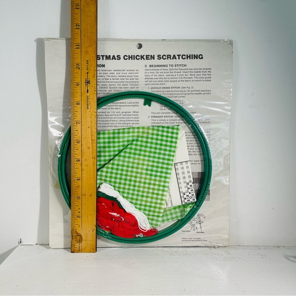 Christmas Chicken Scratch embroidery kit 1983 Santa Claus holiday VINTAGE Wang's - Picture 6 of 8